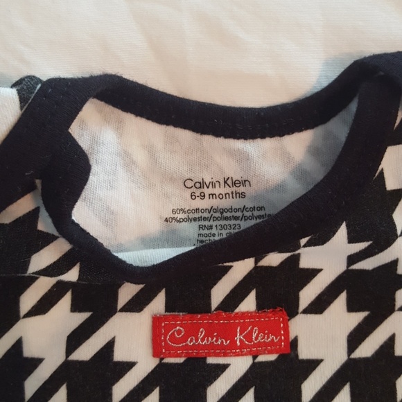 Calvin Klein outfits sz 6-9M - Picture 2 of 3